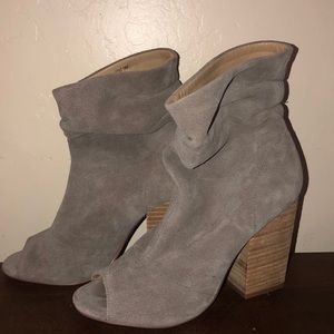 Worn 1x Chinese laundry peeptoe booties